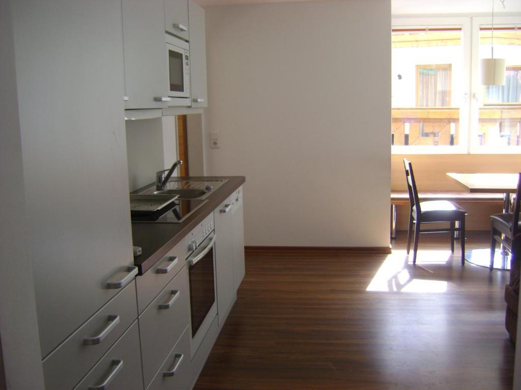 Almandin Apartments Ischgl Rom bilde