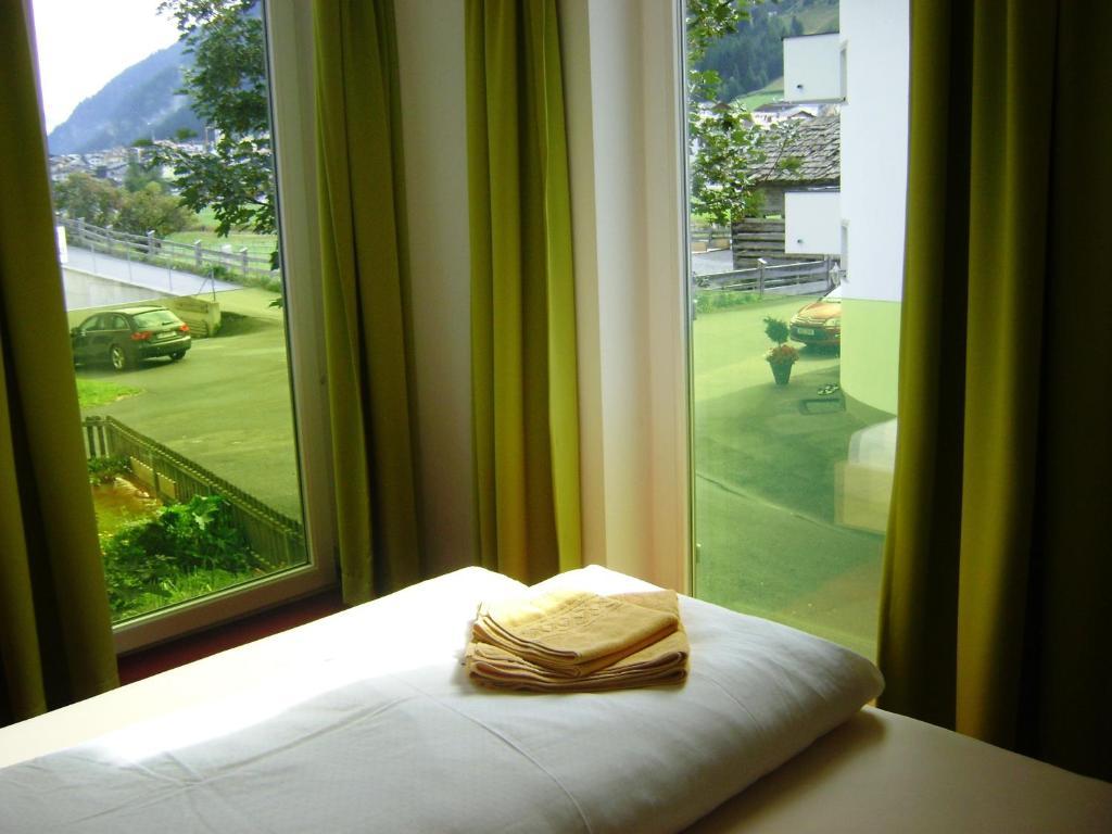 Almandin Apartments Ischgl Rom bilde