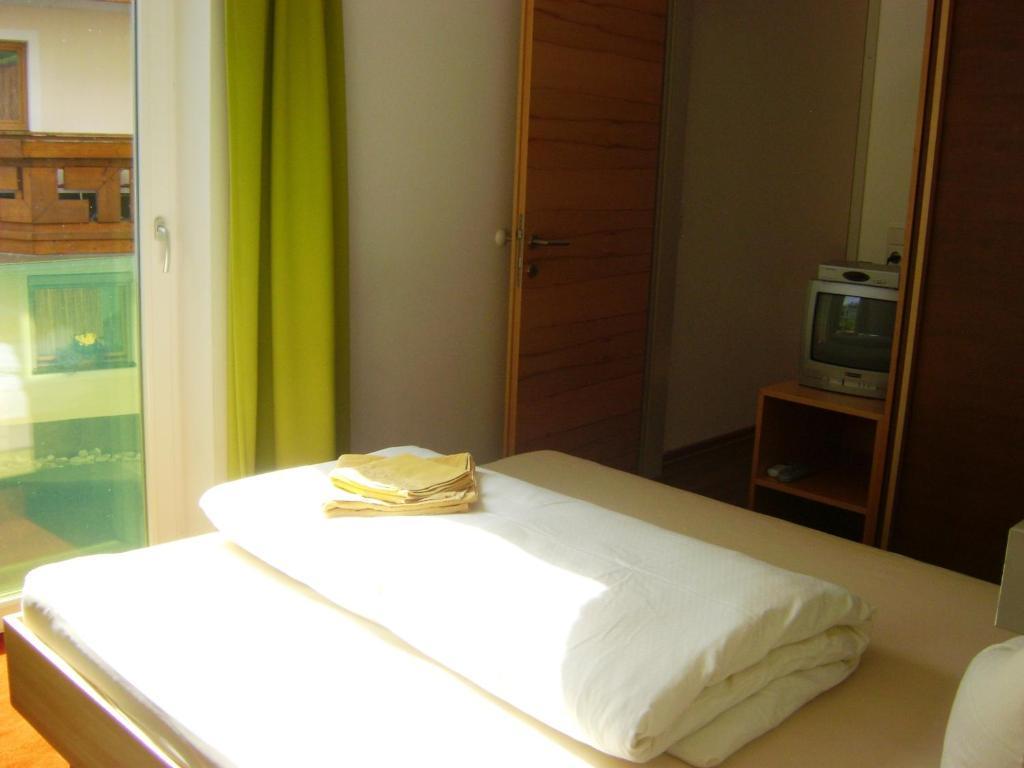 Almandin Apartments Ischgl Rom bilde