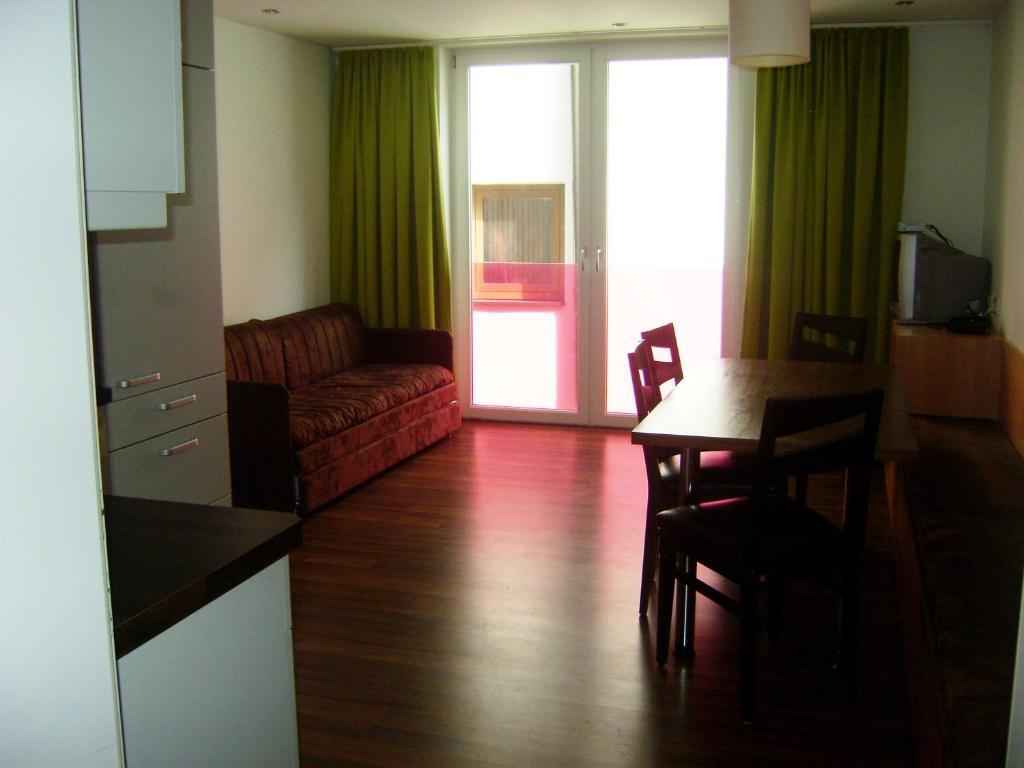 Almandin Apartments Ischgl Rom bilde